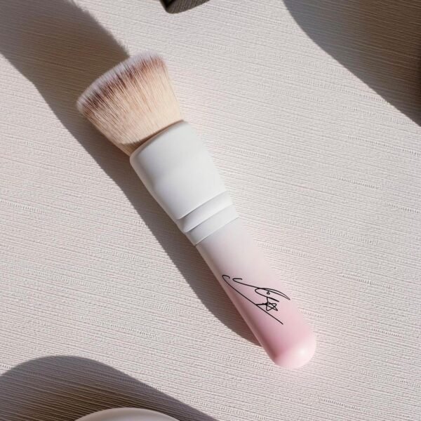 MAC Face Brush LISA Signed Light Full C3 Lightful